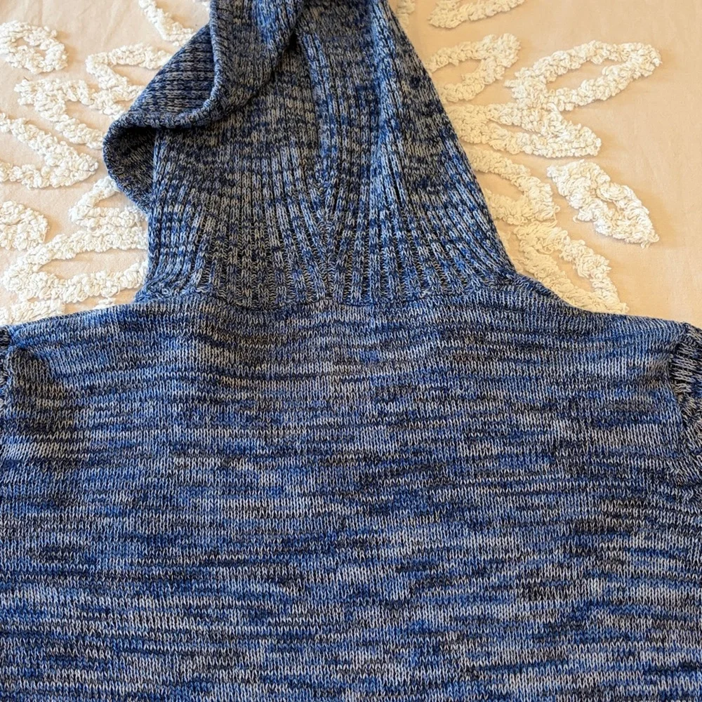 Multi Colored blue and white knitted v-neck hooded sweater pocket Size M